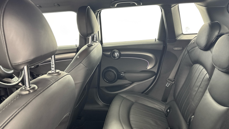 MINI Hatchback 1.5 Cooper Exclusive Premium 5dr Auto Petrol Hatchback